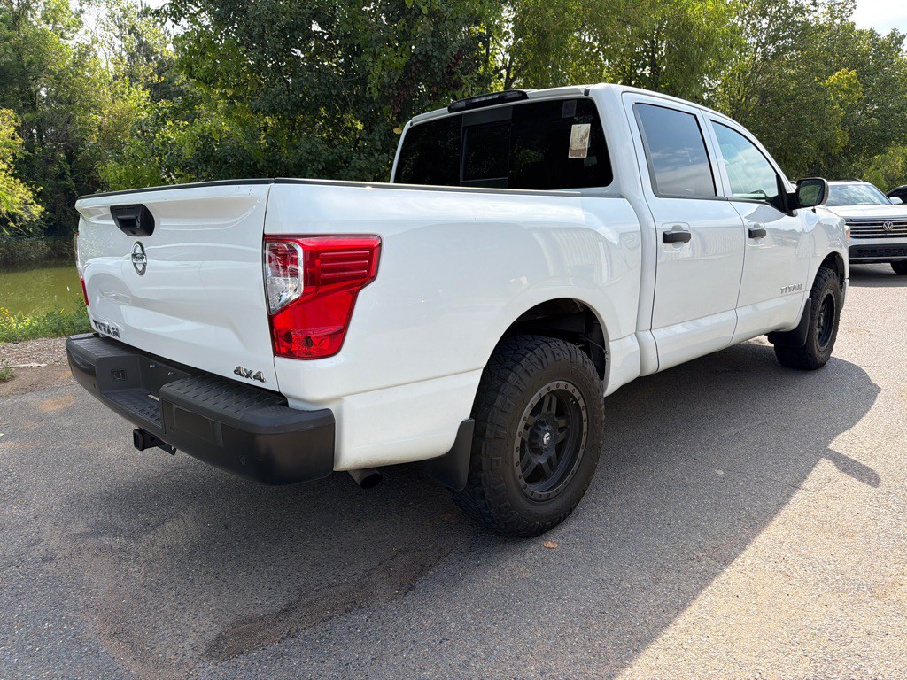 2021 Nissan Titan Image 4