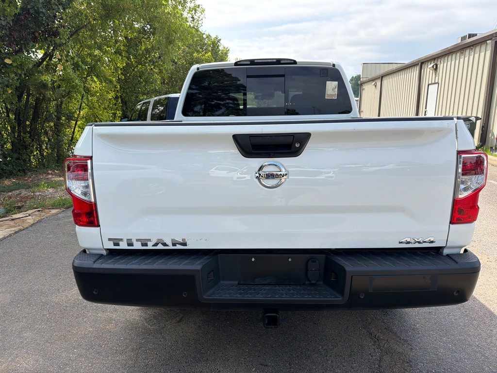2021 Nissan Titan Image 5