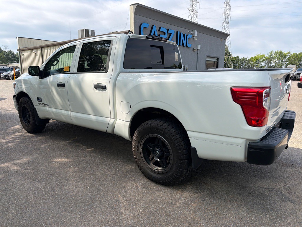 2021 Nissan Titan Image 6