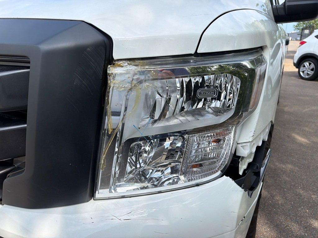 2021 Nissan Titan Image 8