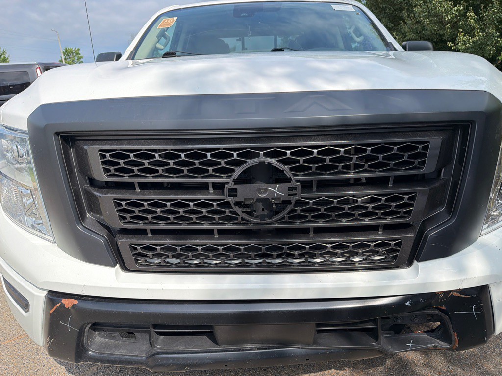 2021 Nissan Titan Image 11