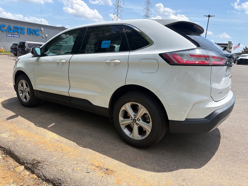 2022 Ford Edge Image 6