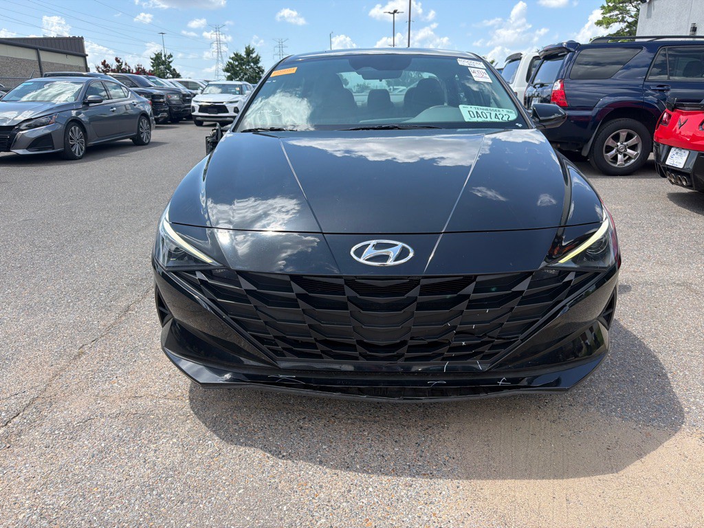 2023 Hyundai Elantra Image 2