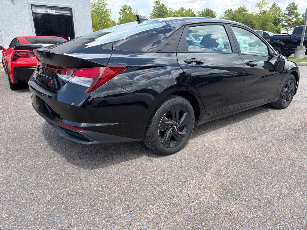 2023 Hyundai Elantra Image 4