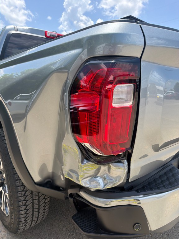 2024 GMC Canyon Image 8