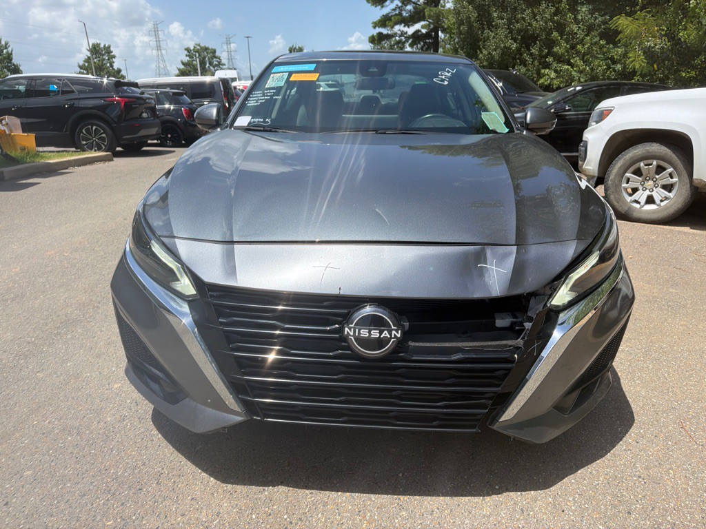 2023 Nissan Altima Image 2