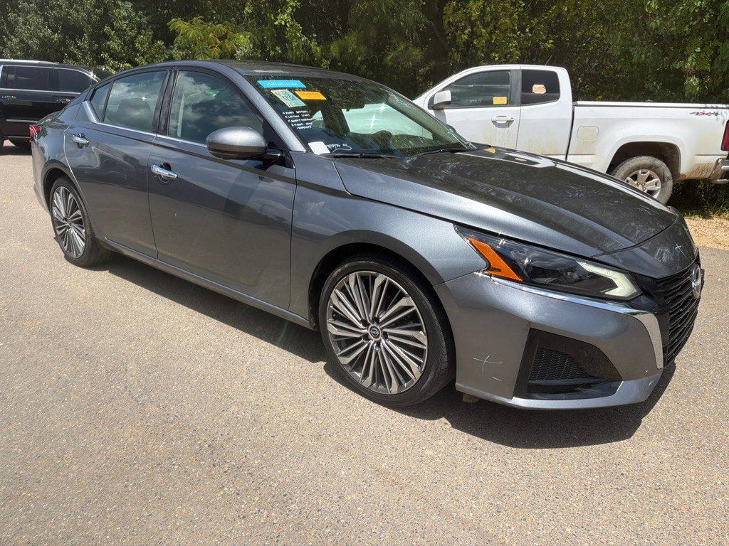 2023 Nissan Altima Image 3