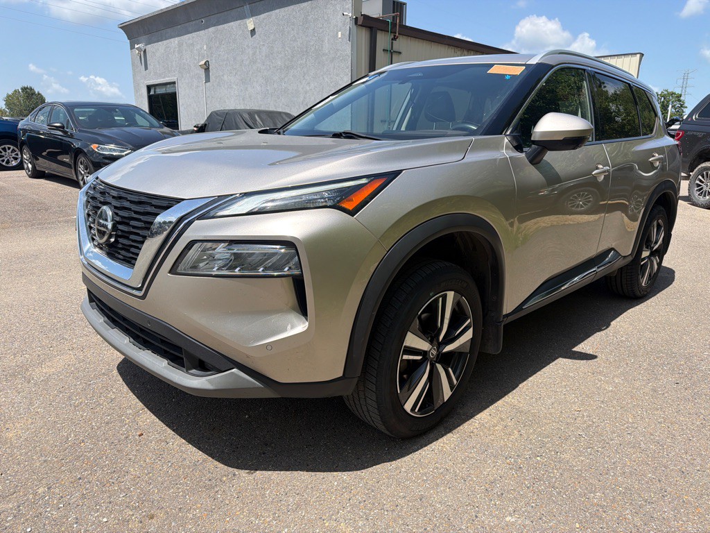 2021 Nissan Rogue Image 1