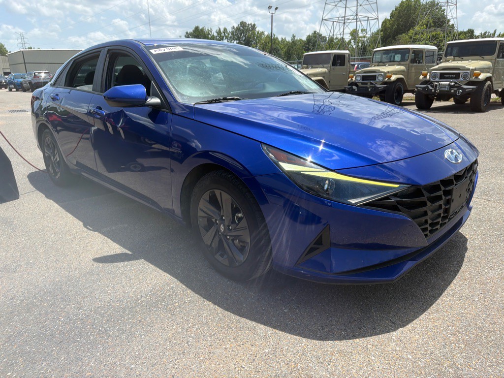 2022 Hyundai Elantra Image 3