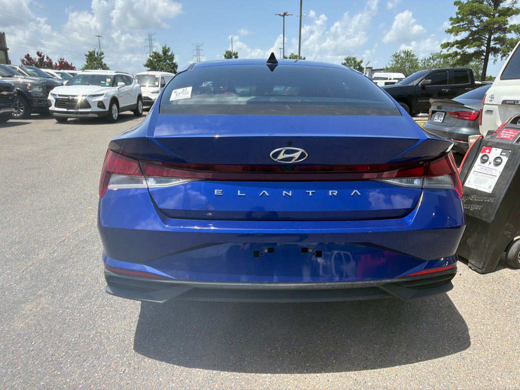2022 Hyundai Elantra Image 5