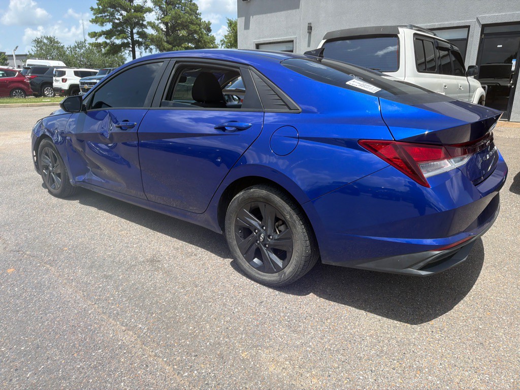 2022 Hyundai Elantra Image 6