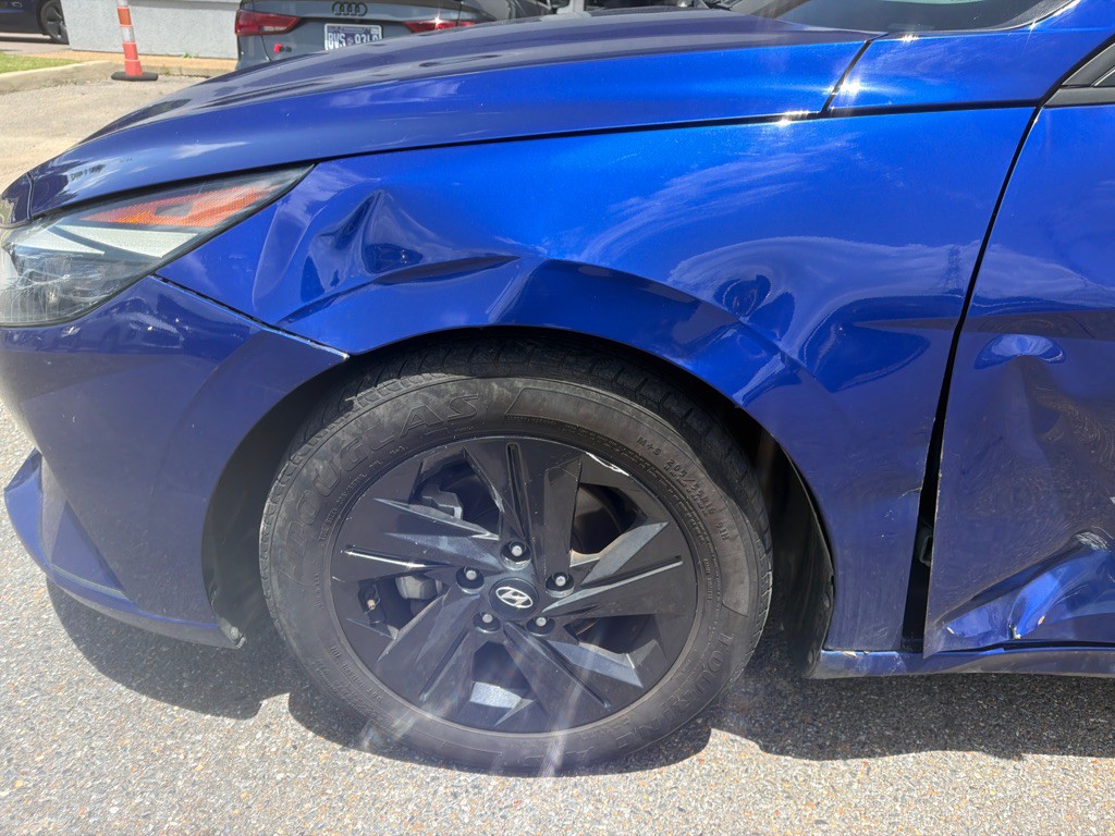 2022 Hyundai Elantra Image 8
