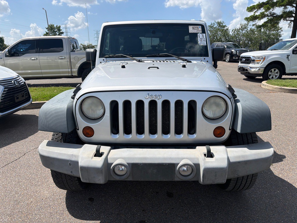 2011 Jeep Wrangler Unlimited Image 2
