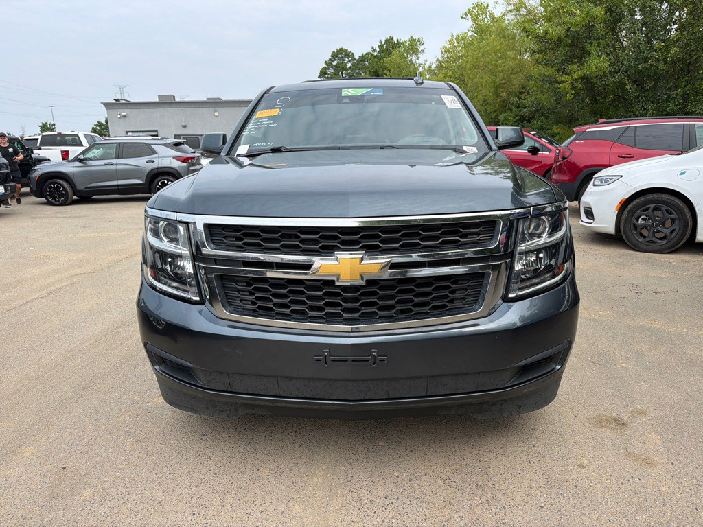 2019 Chevrolet Suburban Image 2