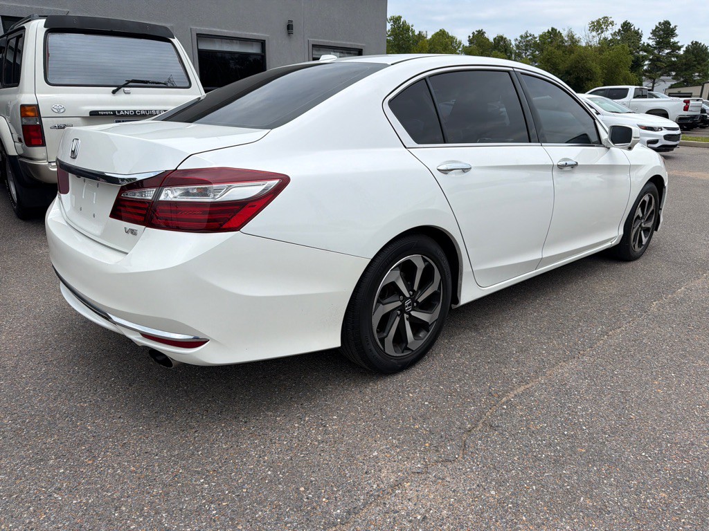 2016 Honda Accord Image 4