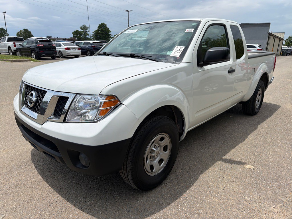 2016 Nissan Frontier Image 1