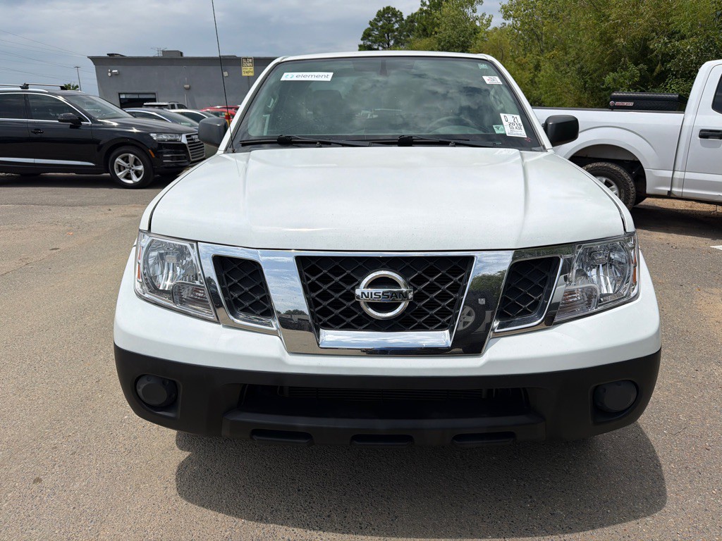 2016 Nissan Frontier Image 2