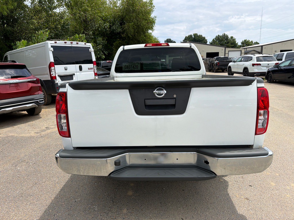 2016 Nissan Frontier Image 5