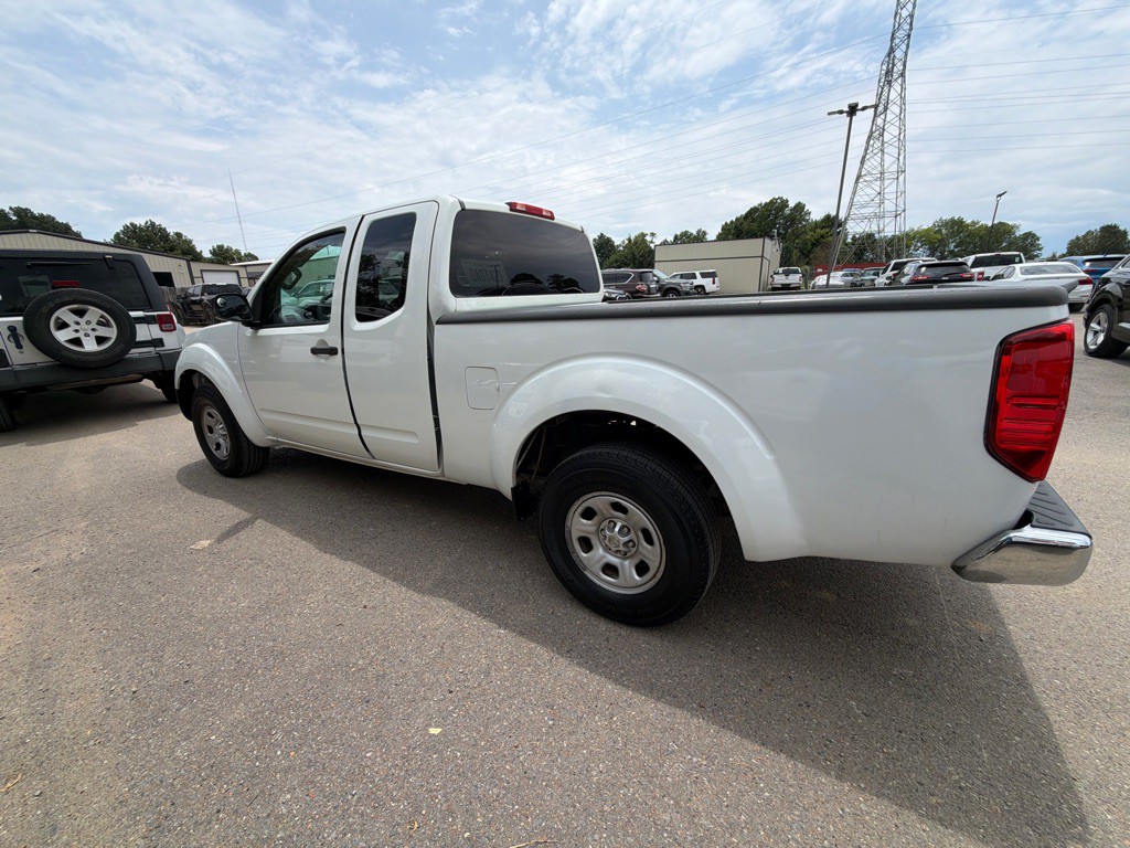 2016 Nissan Frontier Image 6