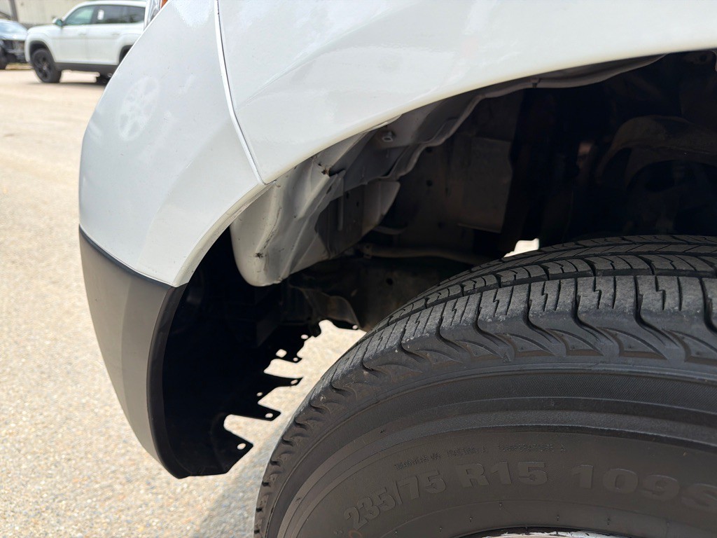 2016 Nissan Frontier Image 7