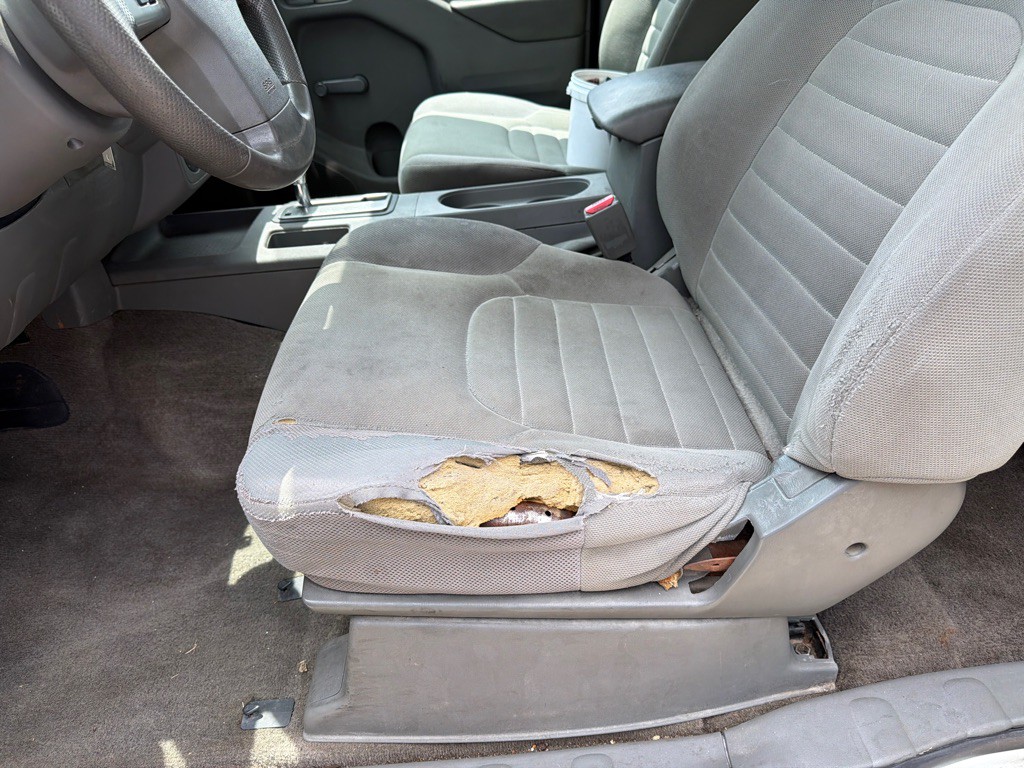 2016 Nissan Frontier Image 12