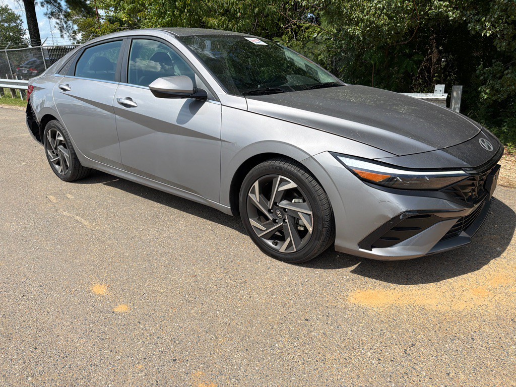 2024 Hyundai Elantra Image 3