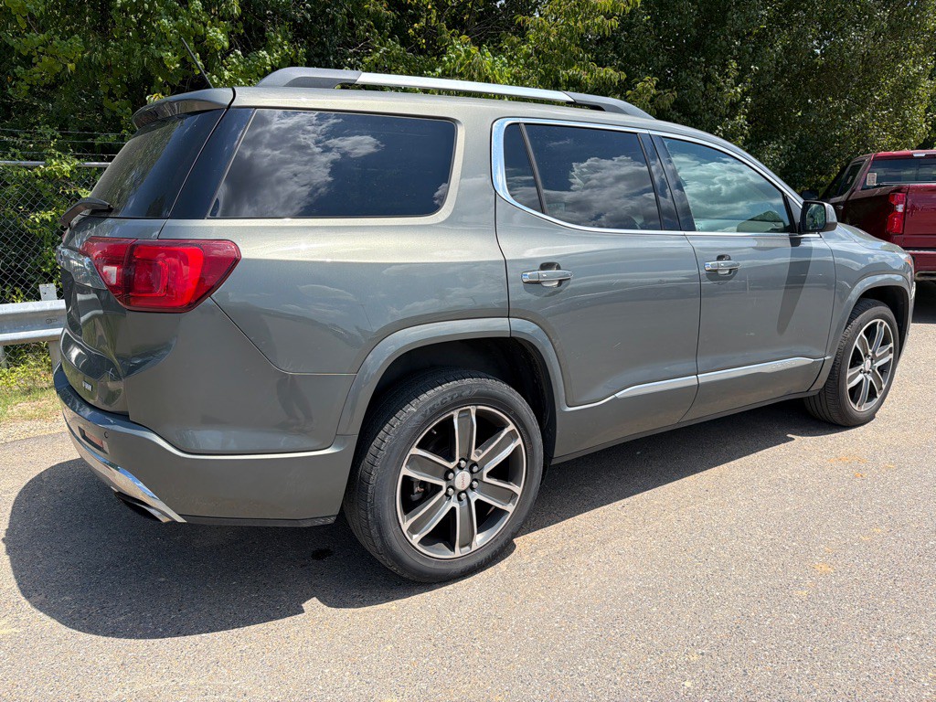 2018 GMC Acadia Image 4