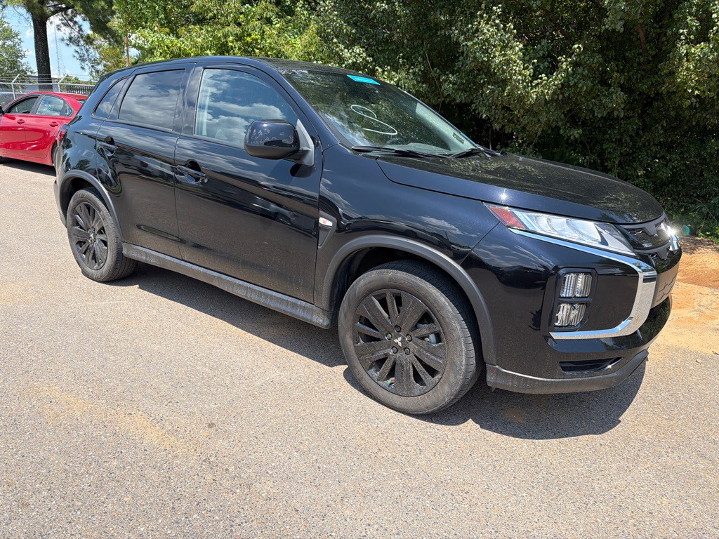 2024 Mitsubishi Outlander Image 3