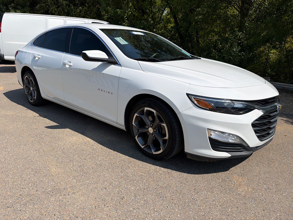 2023 Chevrolet Malibu Image 3