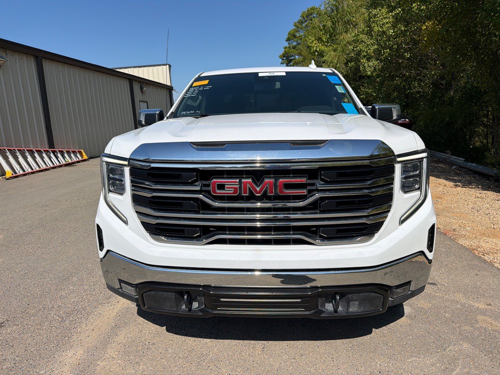 2023 GMC Sierra Image 2