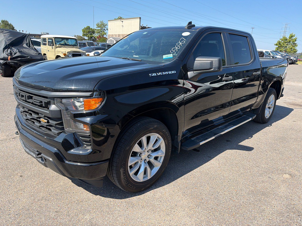 2022 Chevrolet Silverado 1500 Image 1