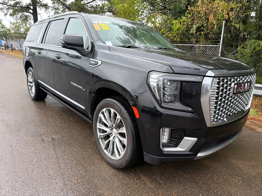2021 GMC Yukon Image 3