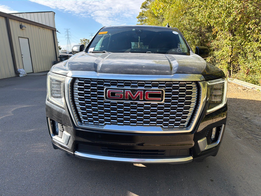 2021 GMC Yukon Image 2
