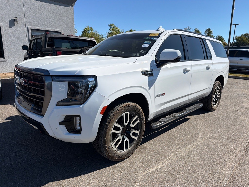 2023 GMC Yukon Image 1