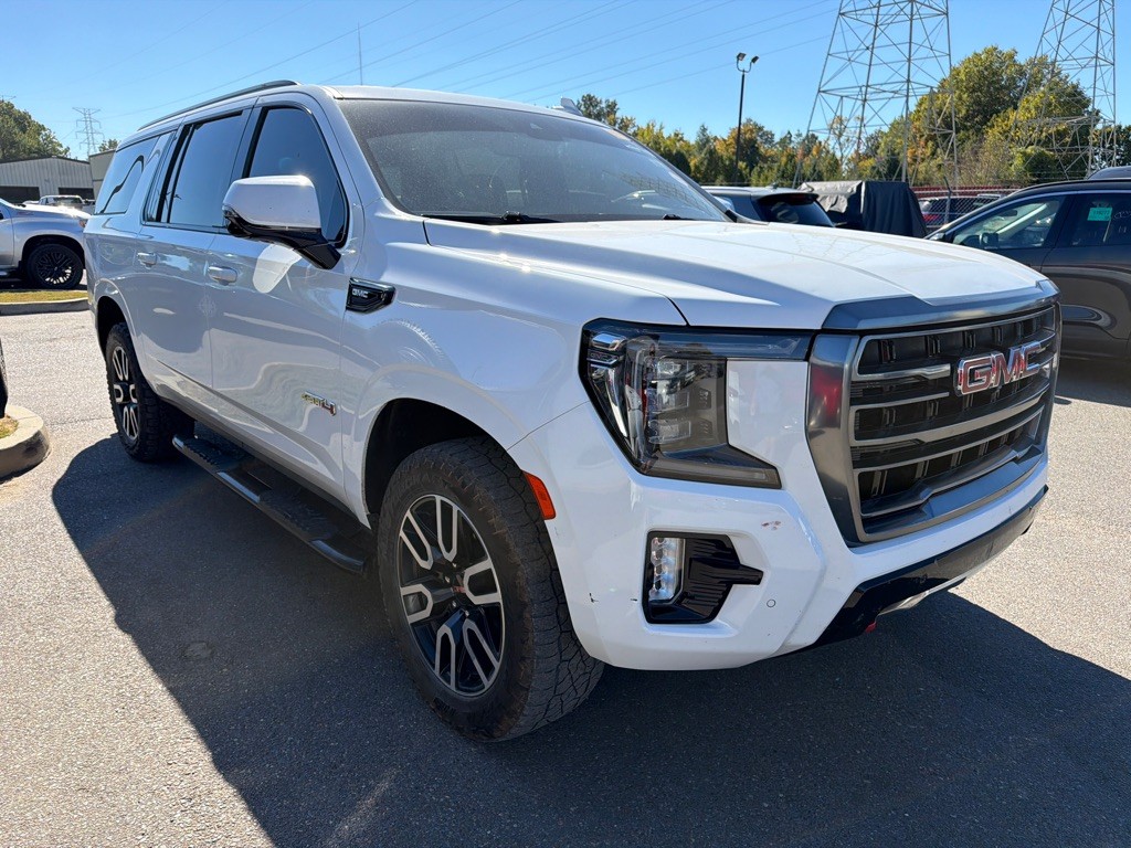 2023 GMC Yukon Image 3