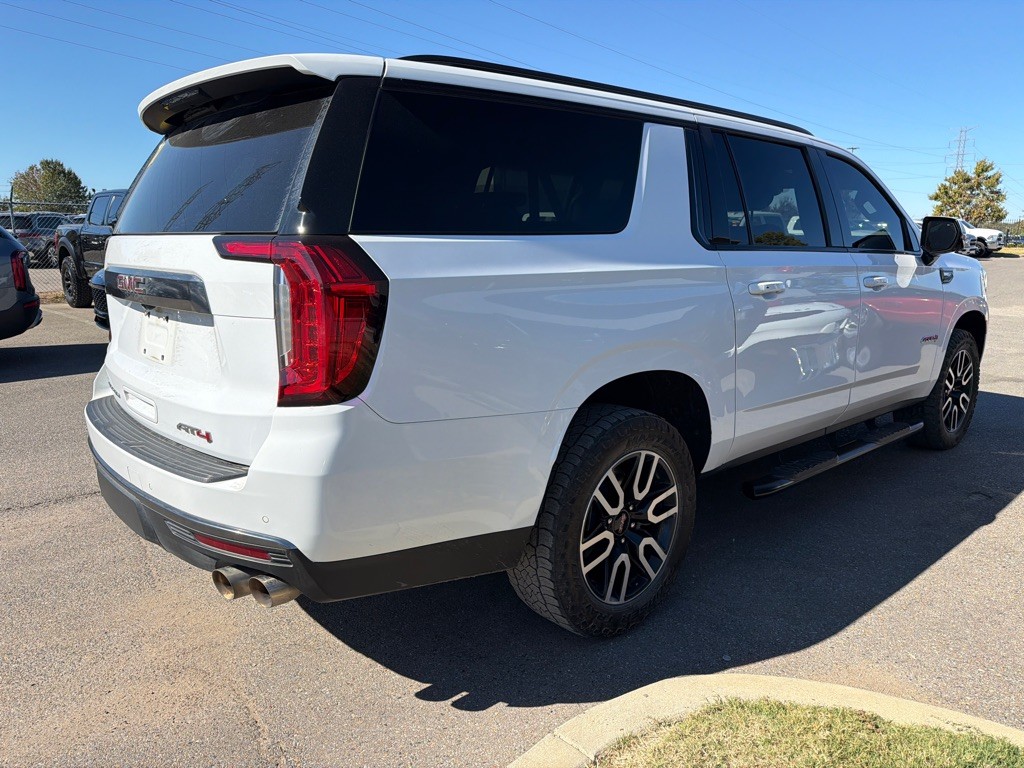 2023 GMC Yukon Image 4