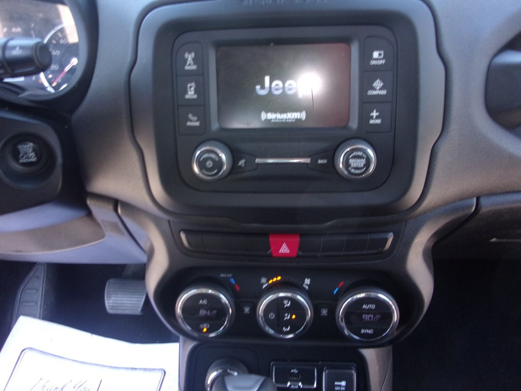 2015 Jeep Renegade Image 8