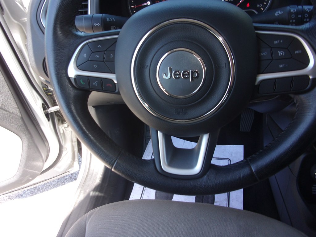 2015 Jeep Renegade Image 9