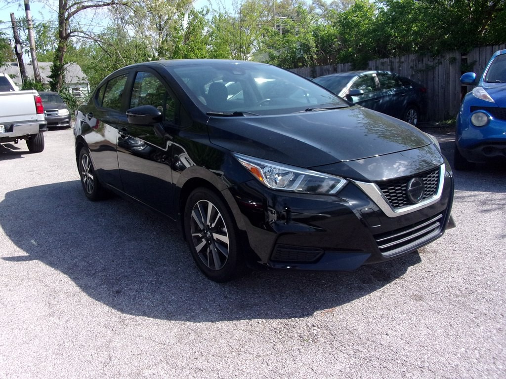 2020 Nissan Versa Image 2