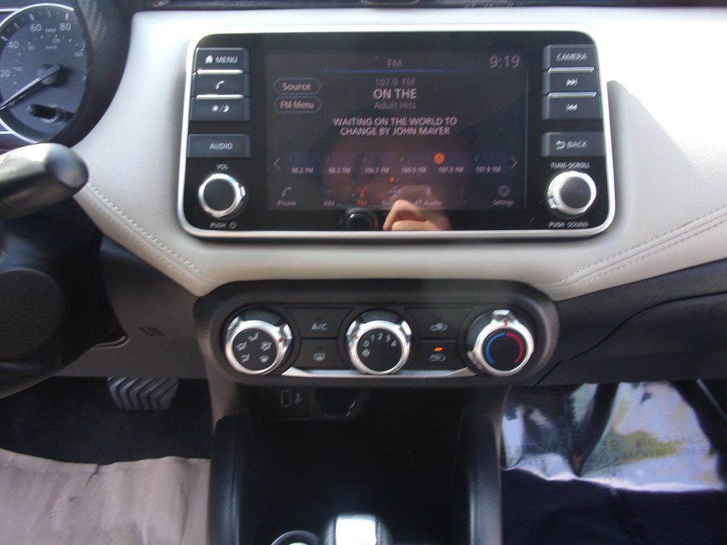 2020 Nissan Versa Image 7