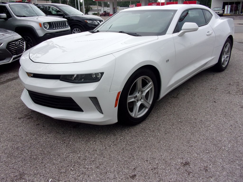 2017 Chevrolet Camaro Image 1