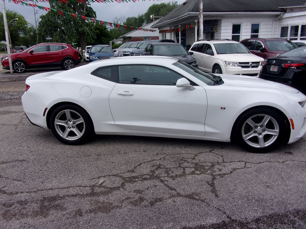 2017 Chevrolet Camaro Image 3
