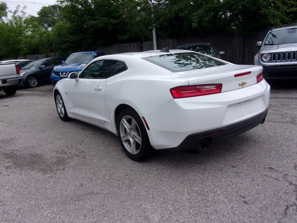 2017 Chevrolet Camaro Image 5