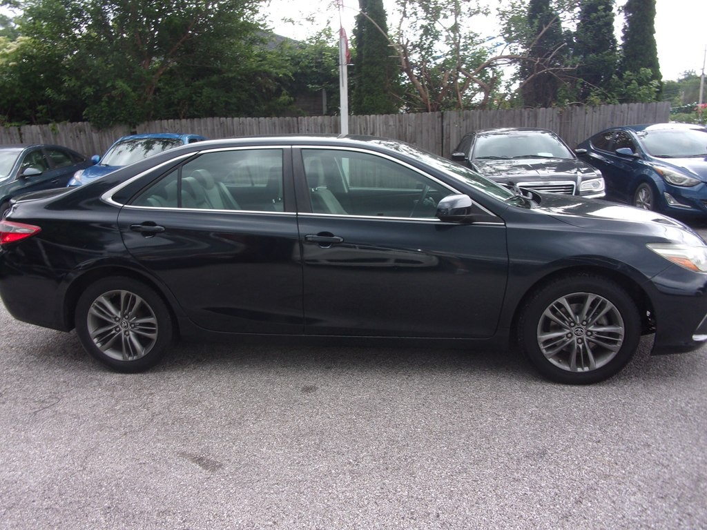 2015 Toyota Camry Image 3