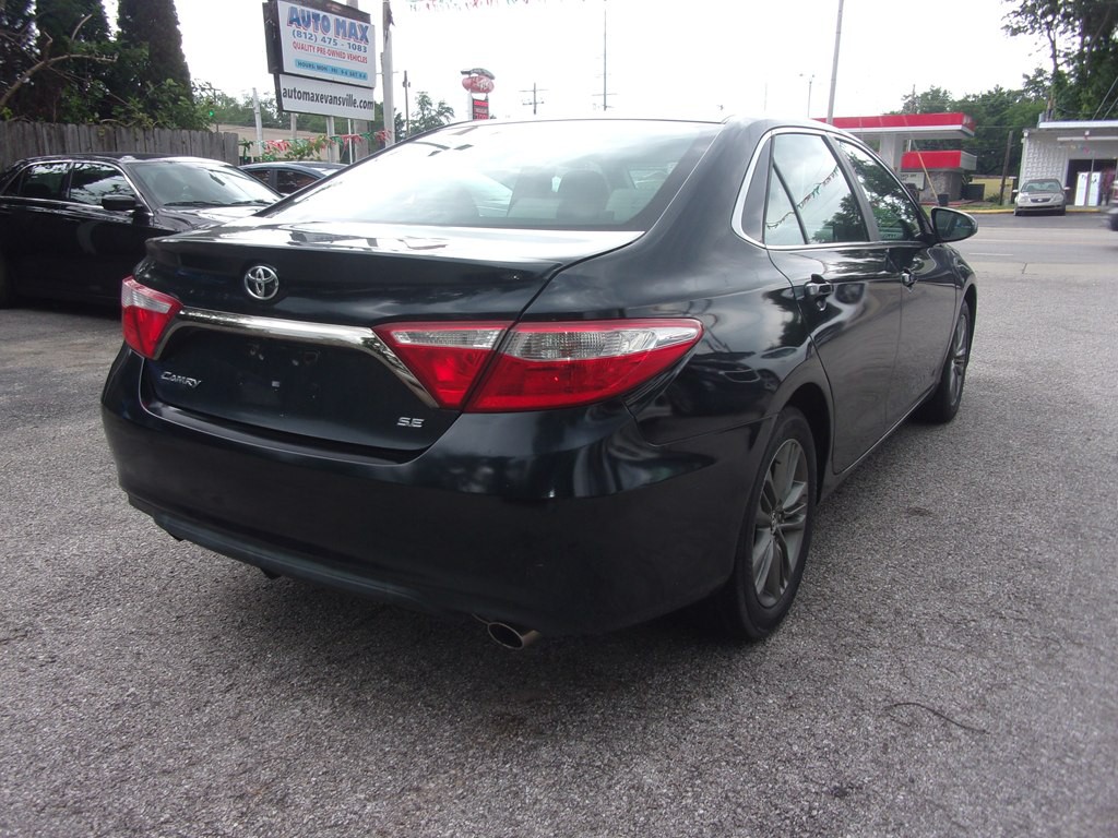 2015 Toyota Camry Image 4