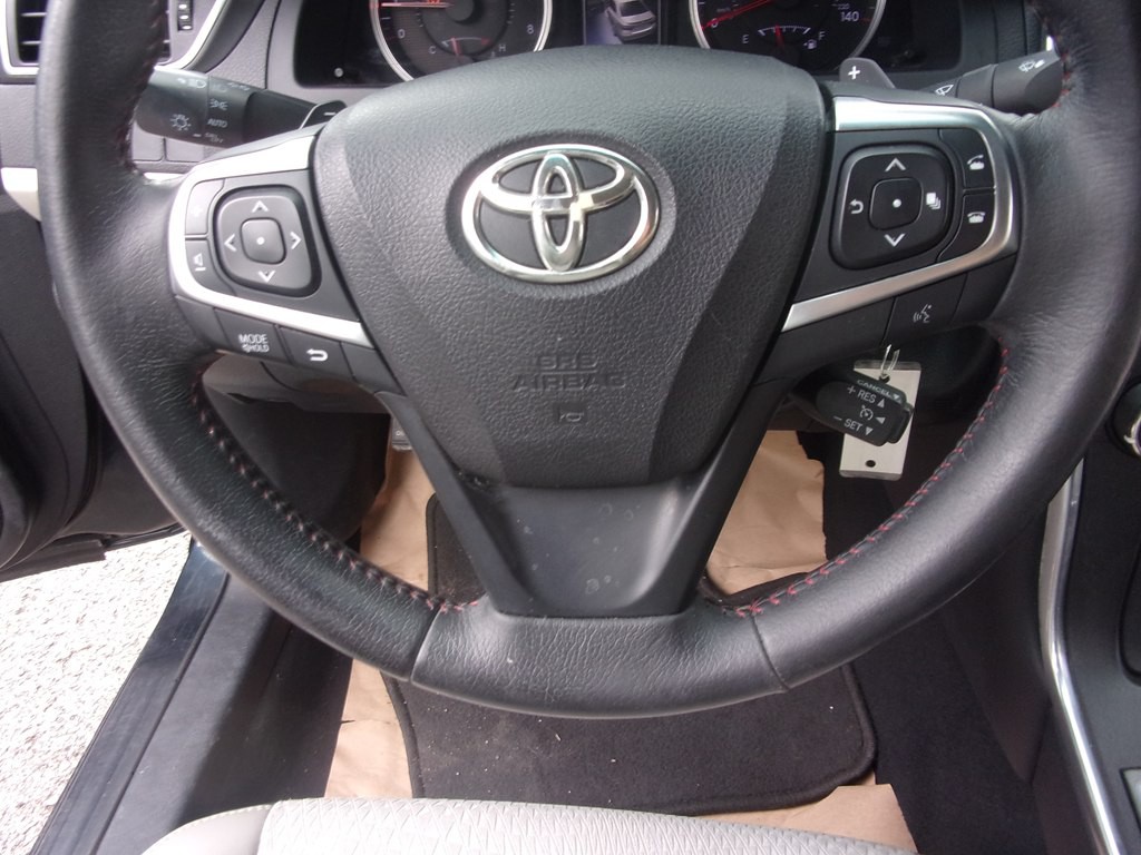2015 Toyota Camry Image 6