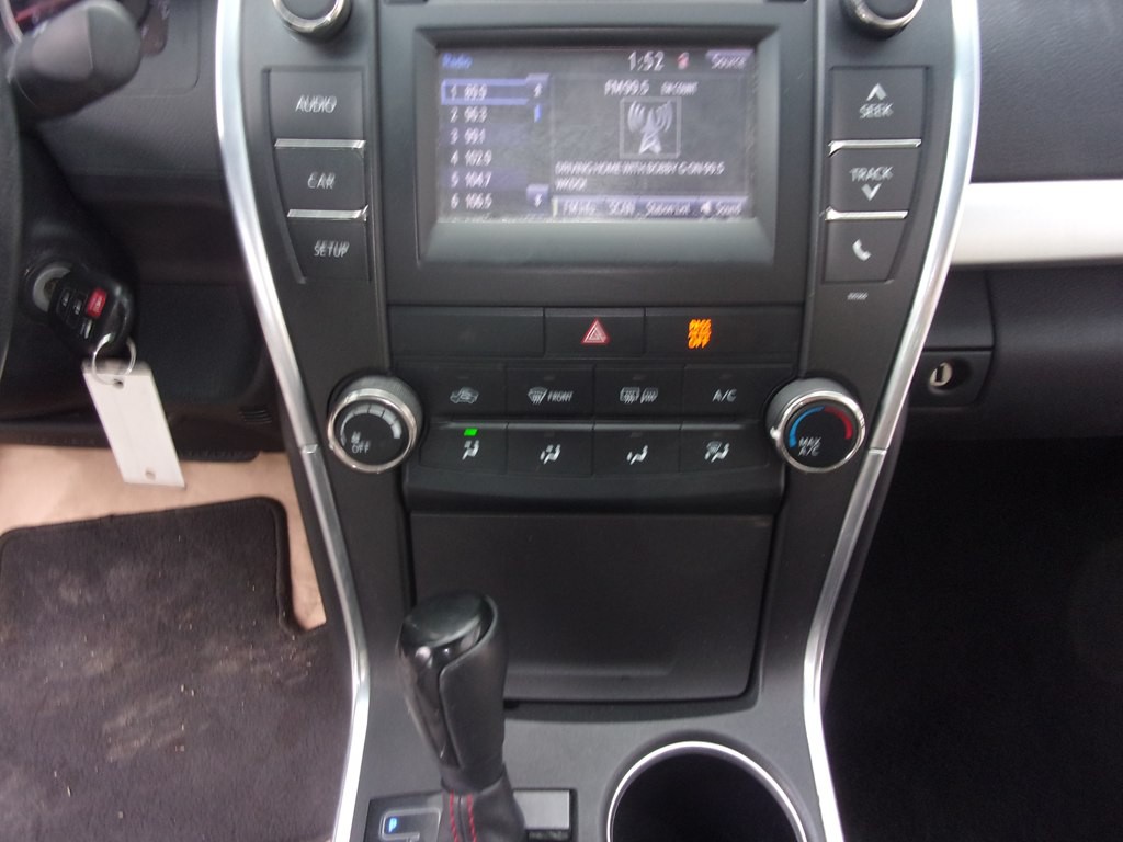2015 Toyota Camry Image 7