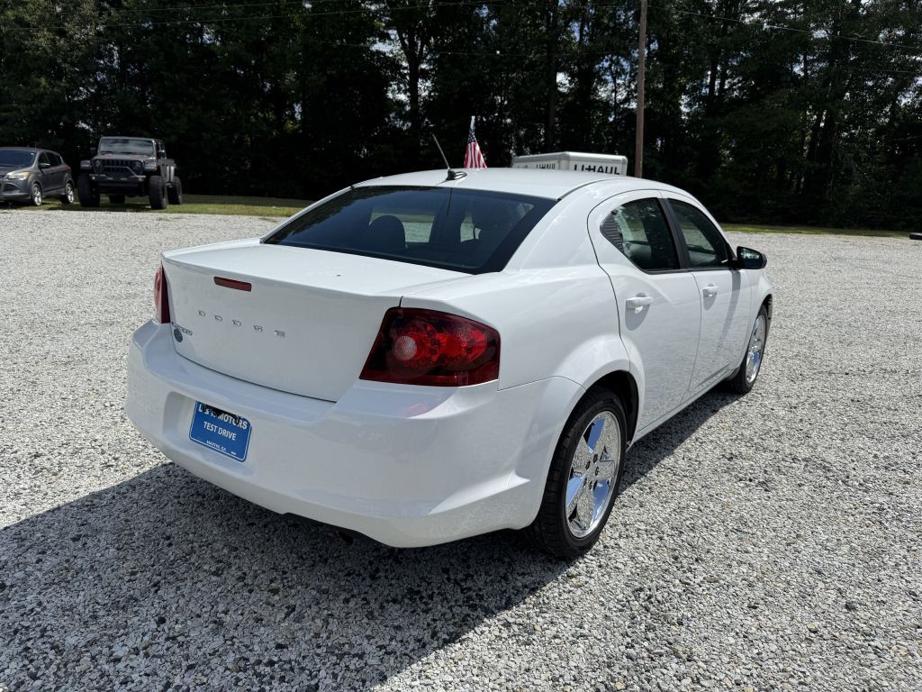 2013 Dodge Avenger Image 3