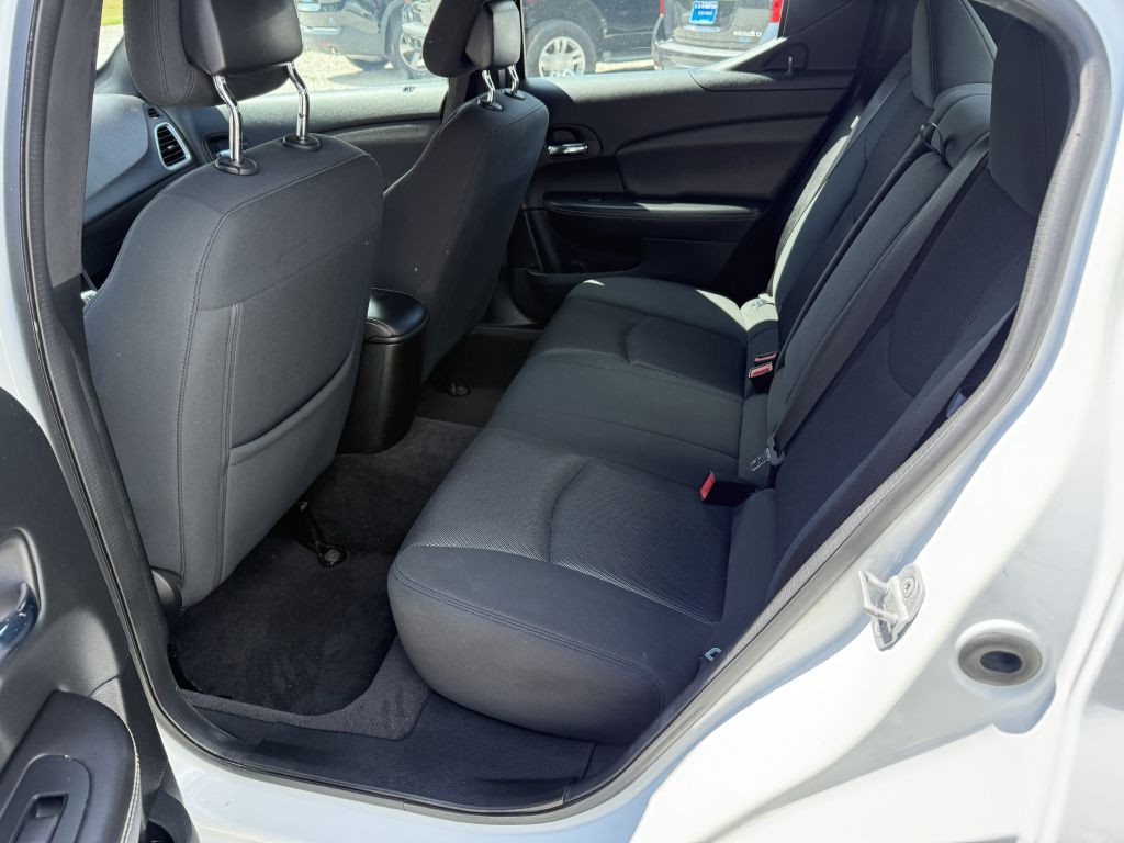 2013 Dodge Avenger Image 6