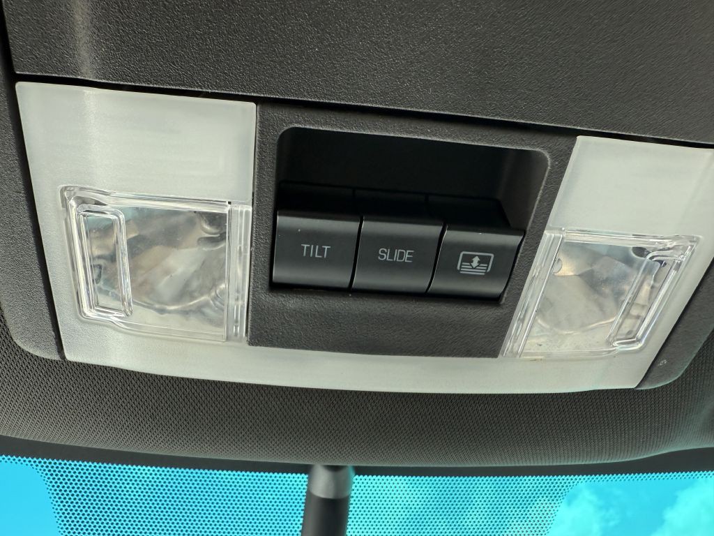 2015 Ford Explorer Image 14
